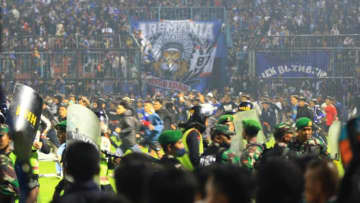 120人以上死亡のインドネシアサッカー事故、警察のチケット販売制限や試合時刻指示を無視か