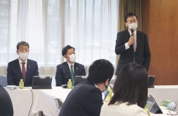 送迎用バスの安全対策を議論する自民党の合同会議＝4日午後、東京・永田町の党本部