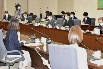 製品や原材料の再利用促進策を協議する研究会の初会合＝5日午前、東京都千代田区