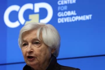 6日、ワシントンで講演するイエレン米財務長官（ゲッティ＝共同）