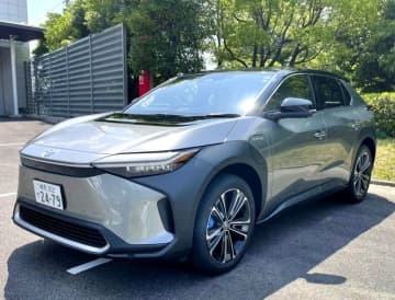 トヨタ自動車の新型EV「bZ4X」＝6月、愛知県長久手市