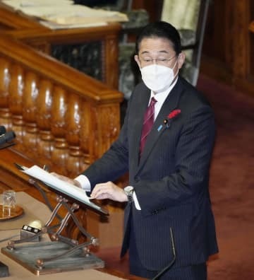 参院本会議の代表質問で答弁する岸田首相＝7日午後