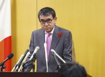 記者会見でマイナンバーカードの普及促進策を発表した河野デジタル相＝13日午前、東京都千代田区