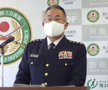 記者会見する吉田圭秀陸上幕僚長＝20日午後、防衛省