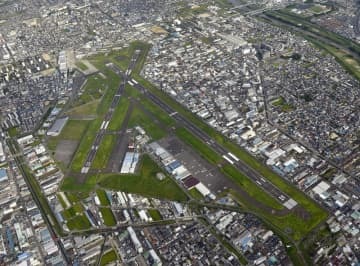 八尾空港＝2017年、大阪府八尾市