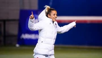 ノルウェー代表FW、女子代表選手に公開プロポーズ！結果はこうなった