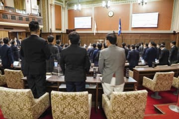 ギャンブル依存症対策を強化する条例案を可決した大阪府議会本会議＝26日午後