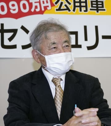 判決を受け記者会見する原告の松林俊治さん＝2日午前、山口市
