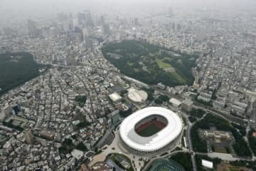 国立競技場と東京の街並み