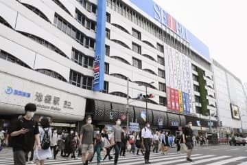 そごう・西武の主力店、西武池袋本店＝6月