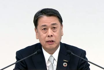 オンラインで記者会見する日産自動車の内田誠社長兼最高経営責任者＝9日午後
