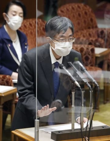 参院政治倫理・選挙制度特別委で答弁する寺田総務相＝9日午前