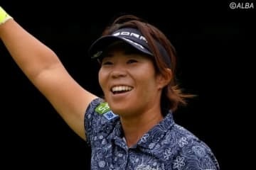 穴井詩は35歳の誕生日を迎えた（撮影：福田文平)