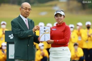年間女王の座についた山下美夢有が賞金ランキング1位も確定させた（撮影：福田文平)