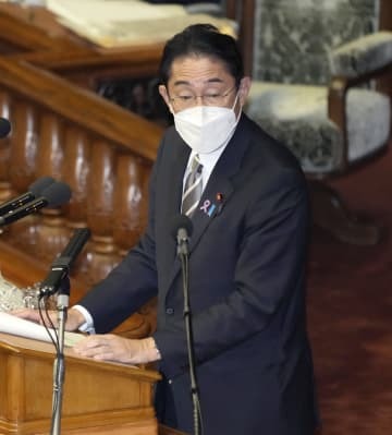 閣僚辞任について、衆院本会議で質問に答える岸田首相＝21日午後