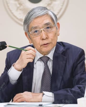 名古屋市で記者会見する日銀の黒田総裁＝14日午後