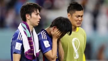 日本代表、涙のW杯敗退…三笘薫が感極まった「号泣シーン」が泣ける