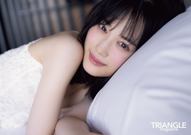 「TRIANGLE magazine 01」山下美月、SHOWROOM限定特典ポスター（講談社）撮影／中村和孝