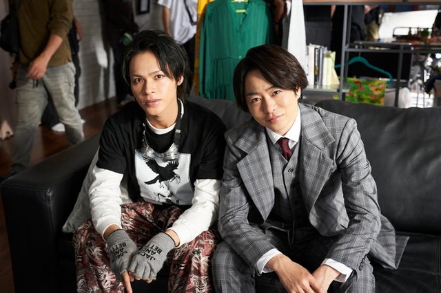 上田竜也、櫻井翔（C）2023映画「ネメシス」製作委員会