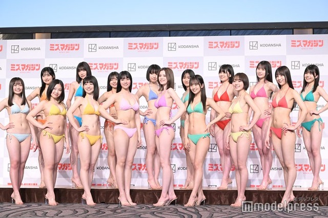 （上段左から）千葉祐夕、今森茉耶、加藤綾乃、一ノ瀬瑠菜、佐藤珠風、薙八千流、西尾希美、松田実桜（下段左から）上田美夢、七瀬ふたば、中村麗奈、吉井しえる、江藤アリア、森脇梨々夏、井手美希、安達玲奈（C）モデルプレス