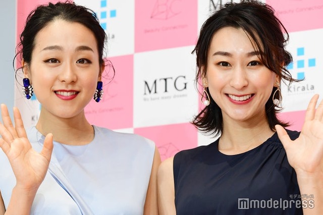 （左から）浅田真央、浅田舞（C）モデルプレス