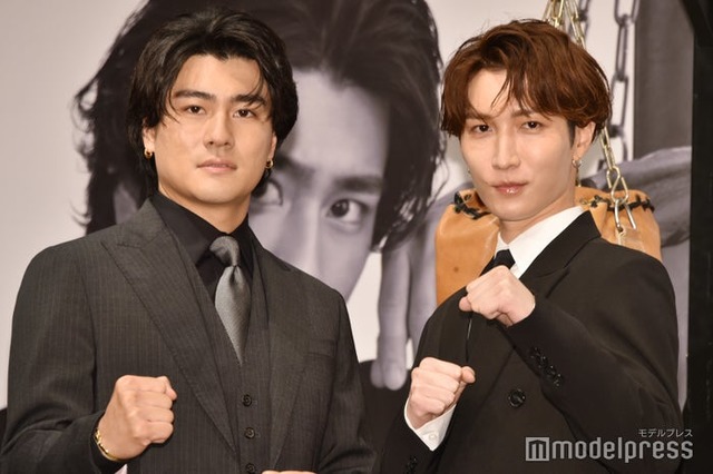 舞台「DREAM BOYS」製作発表に登壇した森本慎太郎、渡辺翔太（C）モデルプレス