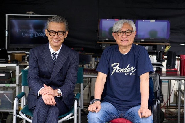 渡部篤郎、堤幸彦監督（C）テレビ朝日