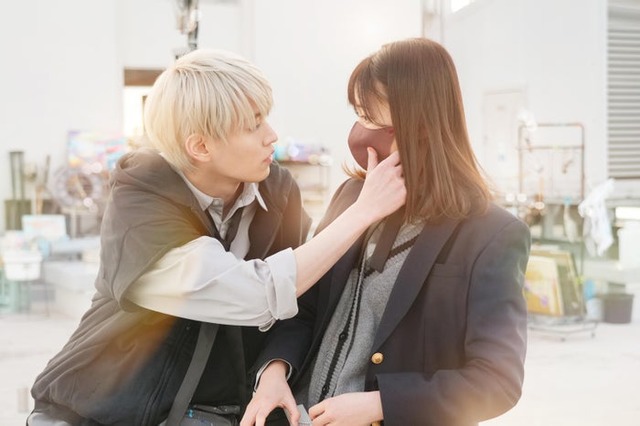 白岩瑠姫、久間田琳加（C）2023「夜が明けたら、いちばんに君に会いにいく」製作委員会
