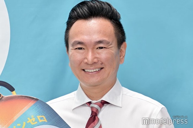 発表会に出席した山内健司（C）モデルプレス