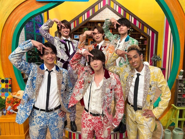 Aぇ! group（前列左から）正門良規、末澤誠也、草間リチャード敬太（後列左から）小島健、福本大晴、佐野晶哉（C）TBS