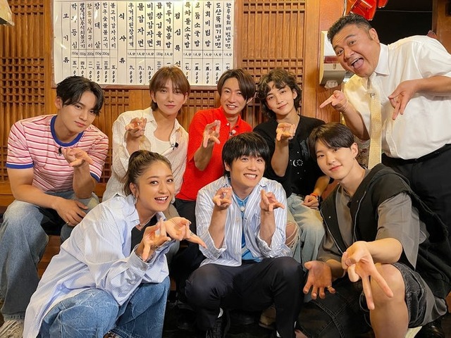 （後列左から）MINGYU（ミンギュ）、JOSHUA（ジョシュア）、相葉雅紀、JEONGHAN（ジョンハン）、山崎弘也（前列左から）池田美優、風間俊介、HOSHI（ホシ）（C）フジテレビ