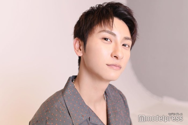 與真司郎（C）モデルプレス