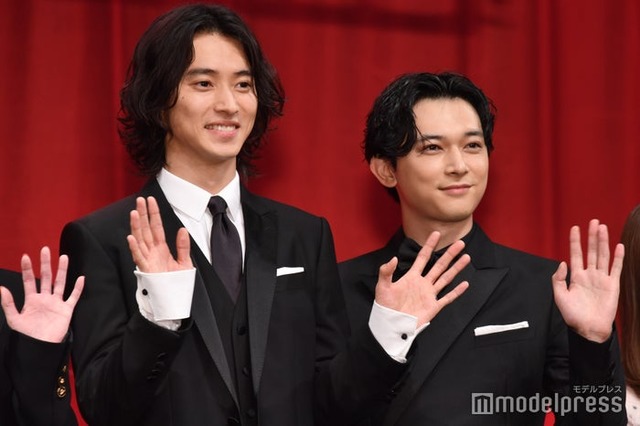 山崎賢人、吉沢亮 （C）モデルプレス