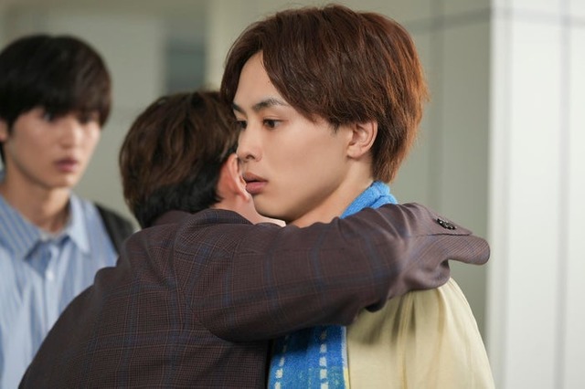 西垣匠、武田航平、草川拓弥「みなと商事コインランドリー2」第5話より（C）缶爪さわ・椿ゆず／KADOKAWA／「みなと商事コインランドリー2」製作委員会