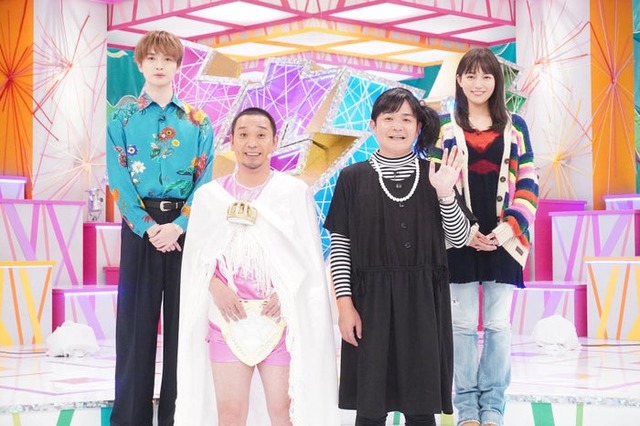 （左から）玉森裕太、千鳥（大悟、ノブ）、川口春奈（C）フジテレビ