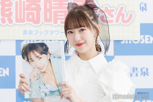 1st写真集「表情ガール」の発売記念記者会見に出席した熊崎晴香（C）モデルプレス
