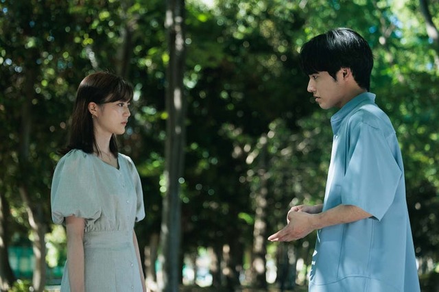 生田絵梨花、赤楚衛二「こっち向いてよ向井くん」第6話より（C）日本テレビ