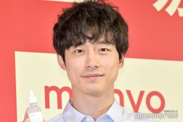 スキンケアに目覚めた坂口健太郎（C）モデルプレス