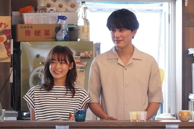 森七菜、間宮祥太朗「真夏のシンデレラ」第8話より（C）フジテレビ