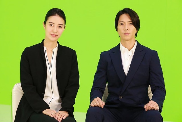 岡本あずさ、山下智久（C）Hulu