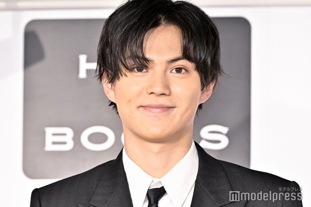 1st写真集「IKKAN」発売記念イベントに出席した簡秀吉（C）モデルプレス