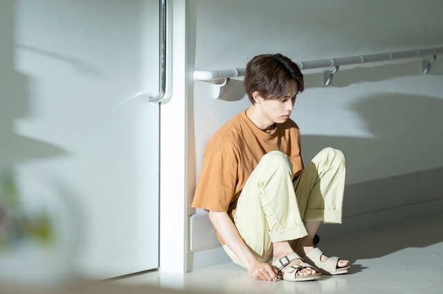 草川拓弥「みなと商事コインランドリー2」第10話より（C）缶爪さわ・椿ゆず／KADOKAWA／「みなと商事コインランドリー2」製作委員会