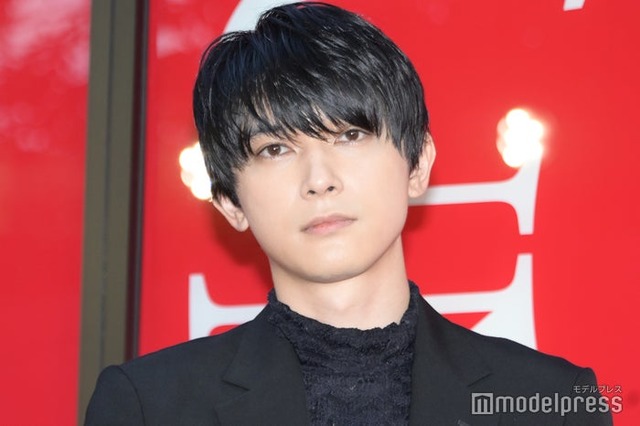 「カルティエ」オープニングレセプションに登場した吉沢亮（C）モデルプレス
