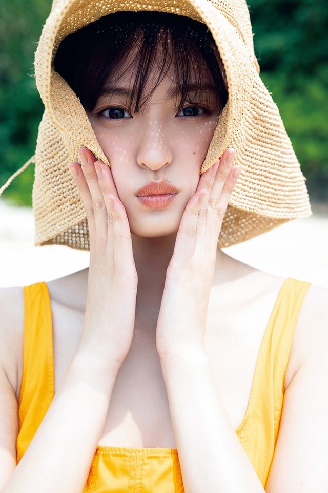遠藤さくら 1st写真集「可憐」セブンネットショッピング限定版裏表紙／撮影：須江隆治（See）