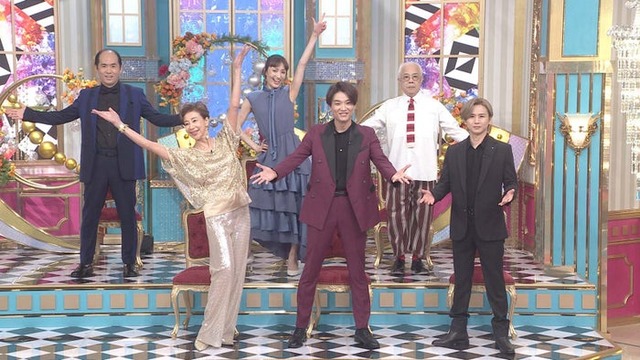 （後列左から）斎藤司、望海風斗、小堺一機（前列左から）前田美波里、井上芳雄、堂本光一（C）日本テレビ