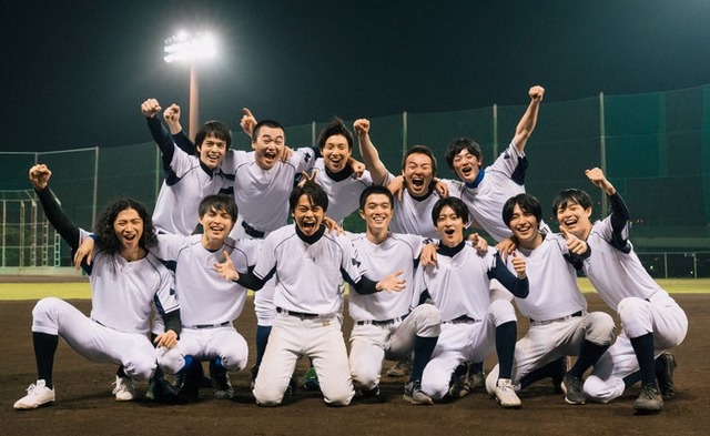 （前列左から）橘優輝、兵頭功海、菅生新樹、福松凜、伊藤あさひ、中沢元紀、財津優太郎／（後列左から）奥野壮、鈴木敦也、絃瀬聡一、生田俊平、小林虎之介（C）TBSスパークル／TBS