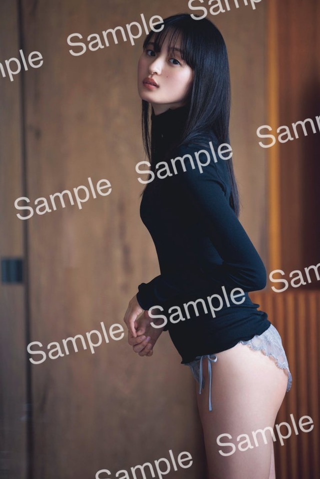 遠藤さくら 1st写真集「可憐」封入ポストカード／撮影：須江隆治（See）