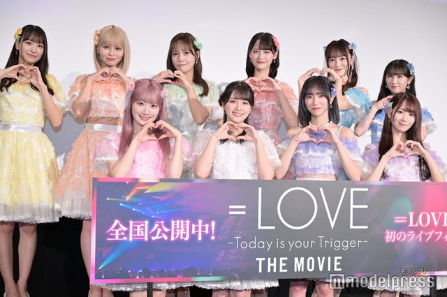 ＝LOVE（後列左から）瀧脇笙古、大場花菜、諸橋沙夏、高松瞳、音嶋莉沙、山本杏奈（前列左から）齋藤樹愛羅、佐々木舞香、野口衣織、大谷映美里（C）モデルプレス