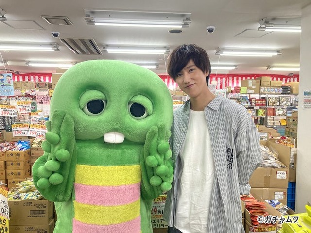 ガチャピン、阿部亮平（C）フジテレビ
