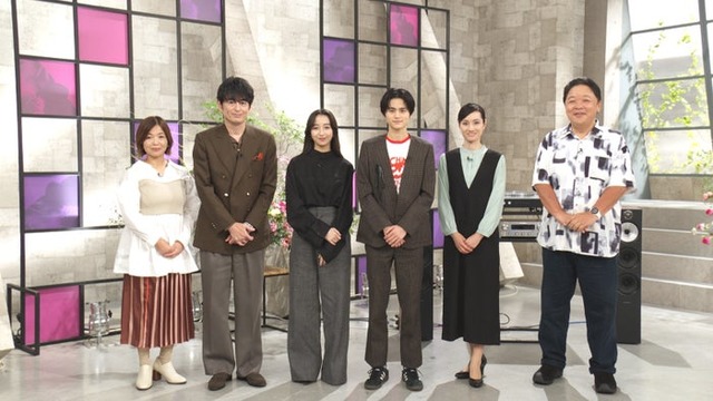 （左から）大久保佳代子、博多大吉、Cocomi、鈴鹿央士、（C）テレビ朝日